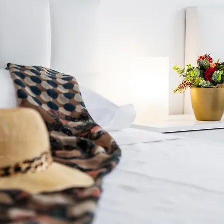 B18 Stunning Tajinaste En Abrigos * Los Abrigos