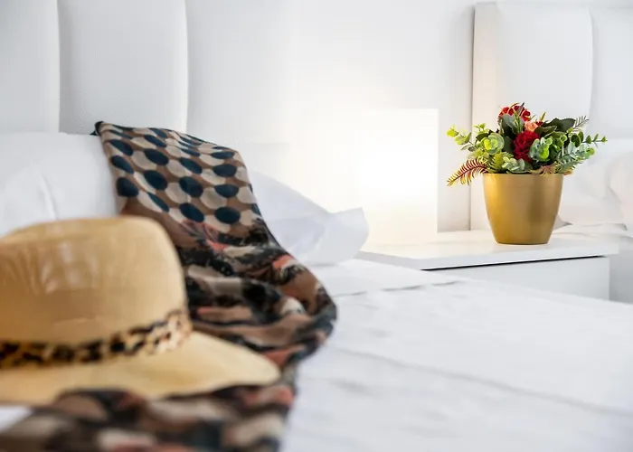 B18 Stunning Tajinaste En Abrigos * Los Abrigos