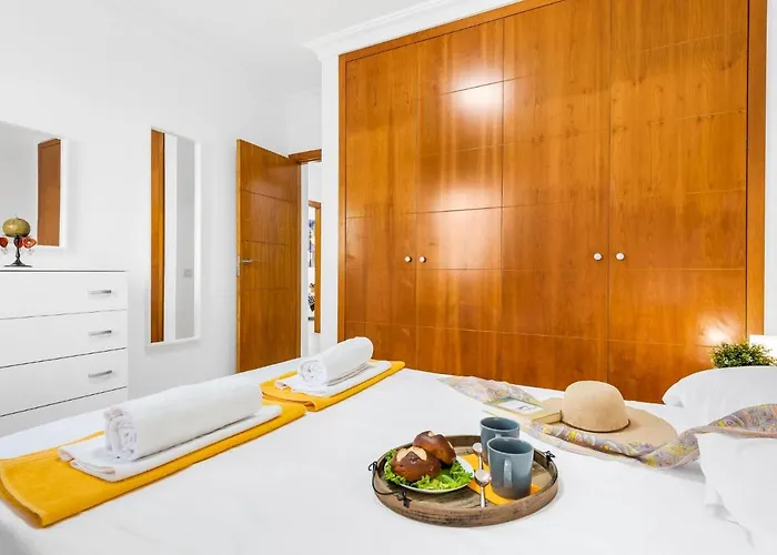 B18 Stunning Tajinaste En Abrigos * לוס אבריגוס